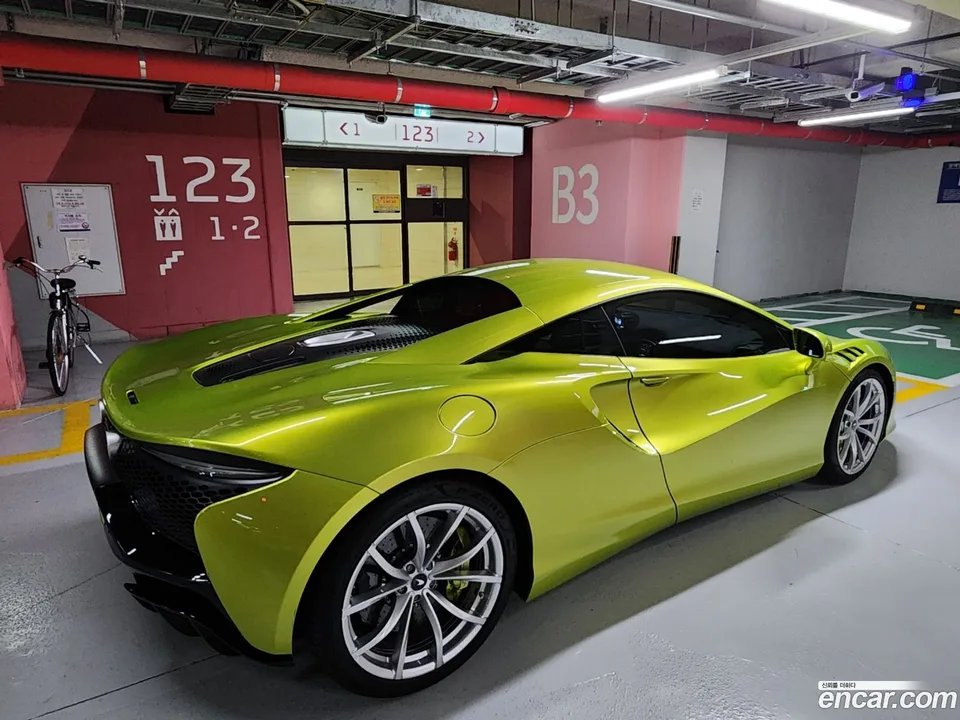 McLaren Artura 3.0 2023 — миниатюра 5
