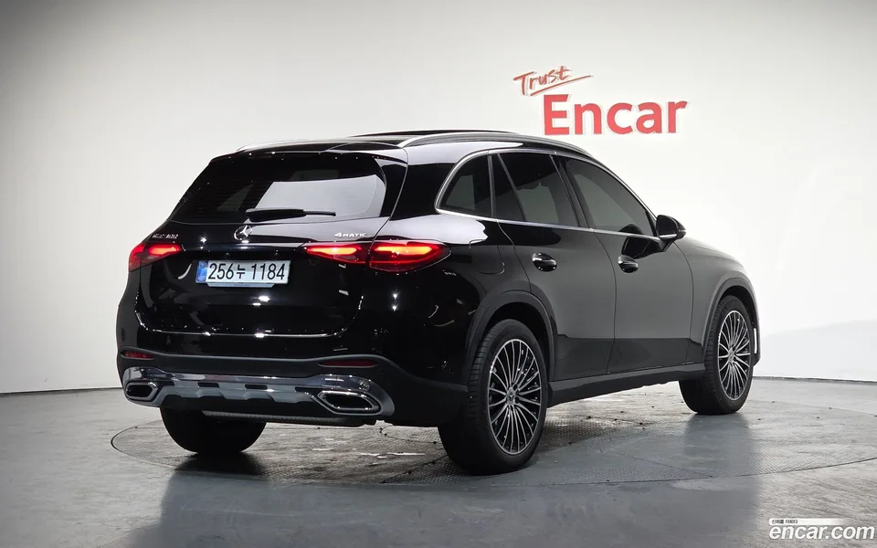 Mercedes-Benz GLC-Class GLC300 4MATIC 2025 — миниатюра 2