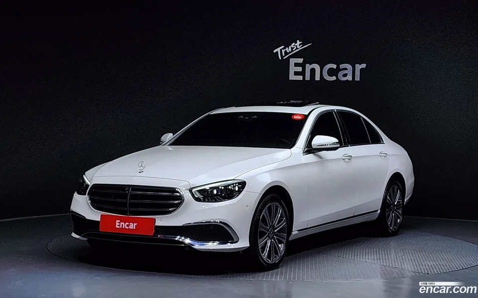 Mercedes-Benz E-Class E350 4MATIC 2023 — фото 1, купить с доставкой в Москву