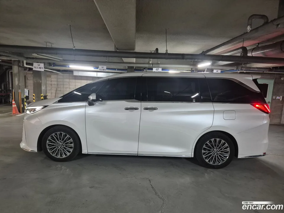 Lexus LM 500h 2024 — миниатюра 2