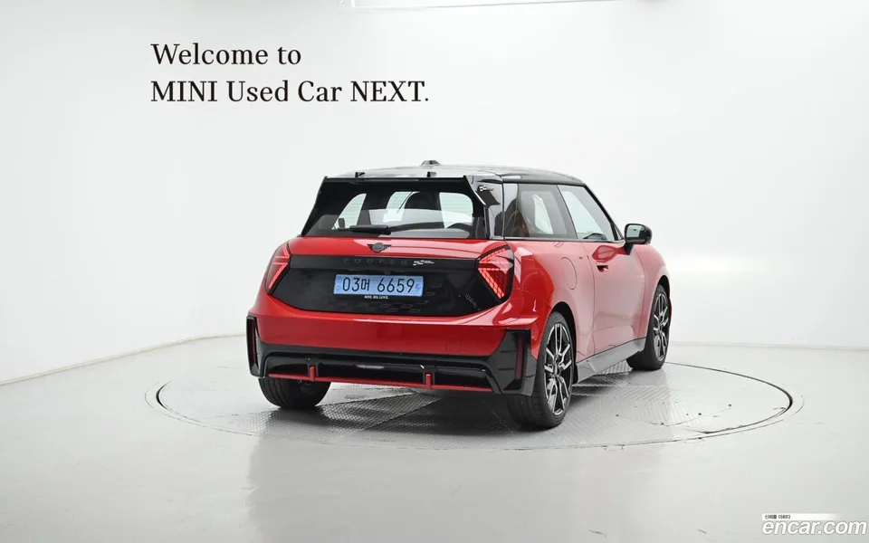 MINI Cooper Electric JCW 2025 — миниатюра 2