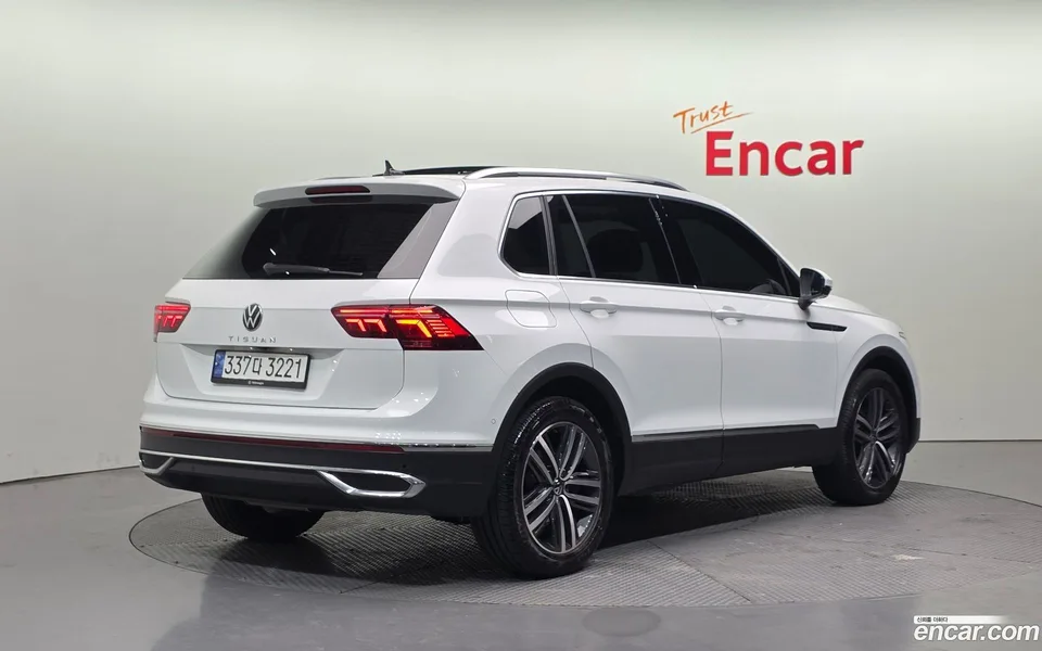 Volkswagen Tiguan 2.0 TDI 2022 — миниатюра 2