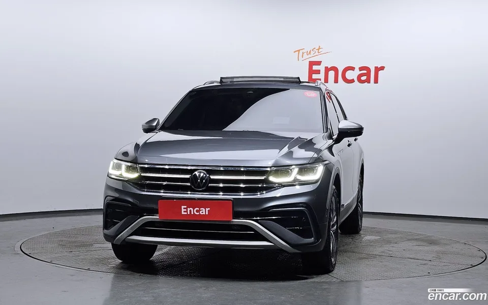 Volkswagen Tiguan Allspace 2.0 TSI 2023 — миниатюра 3