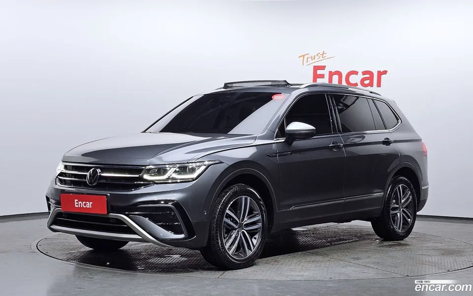 Volkswagen Tiguan Allspace 2.0 TSI 2023 — фото 1, купить с доставкой в Москву