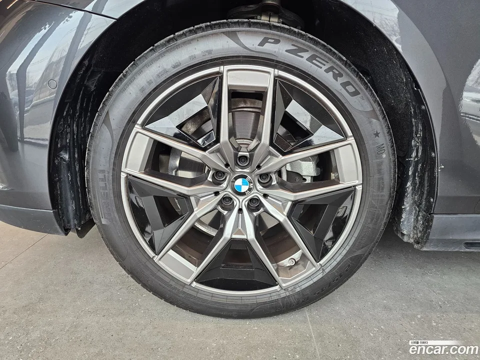 BMW 5 Series 520i 2025 — миниатюра 5