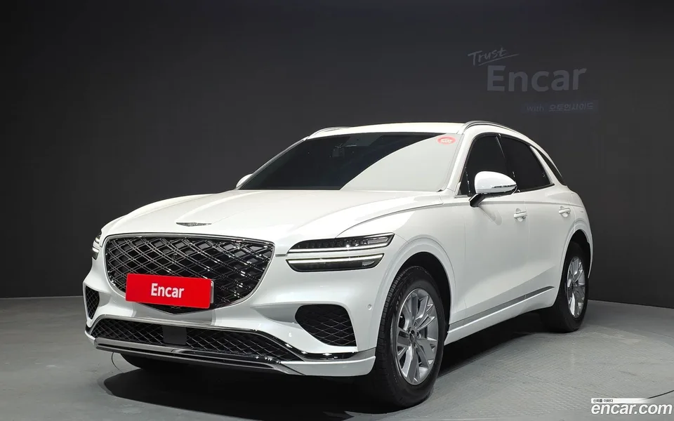 Genesis GV70 2.5T 2WD 2025 — фото 1, купить с доставкой в Москву
