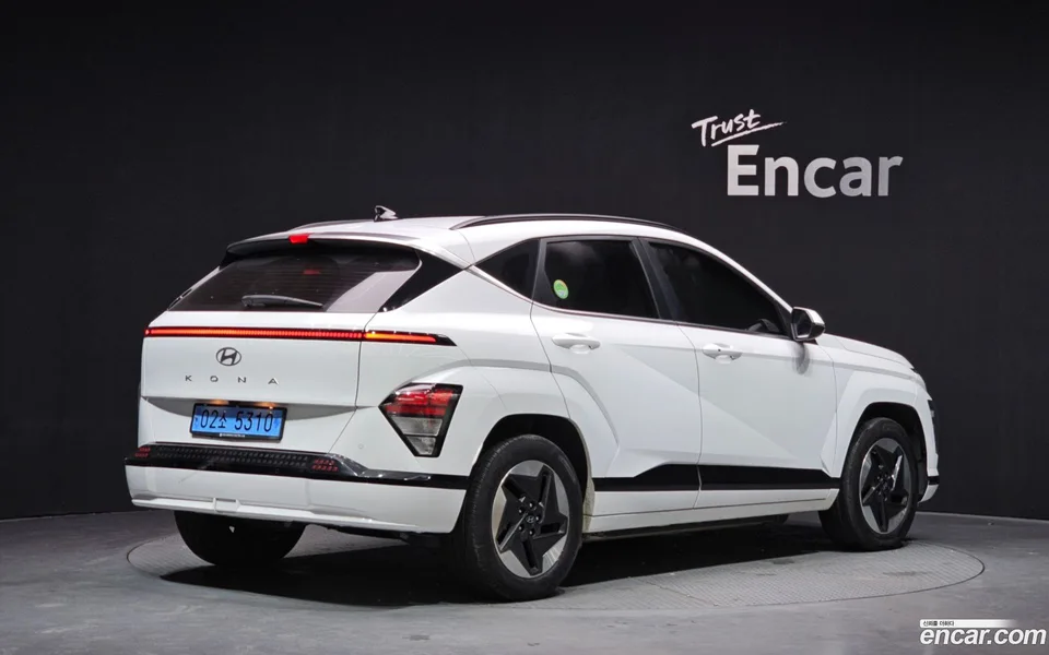 Hyundai Kona Electric 2023 — миниатюра 2