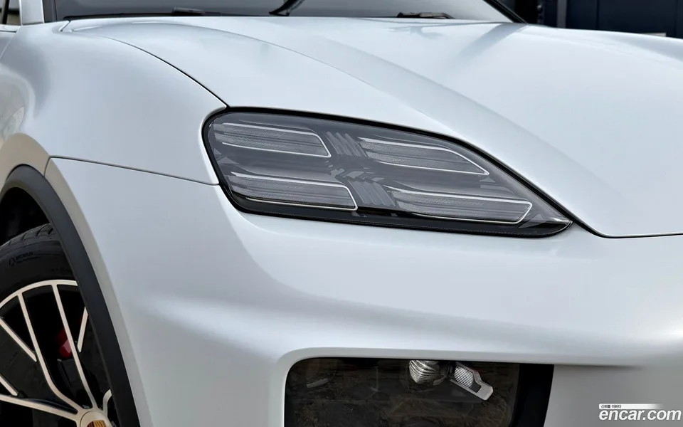 Porsche Macan Electric 4S 2025 — миниатюра 3