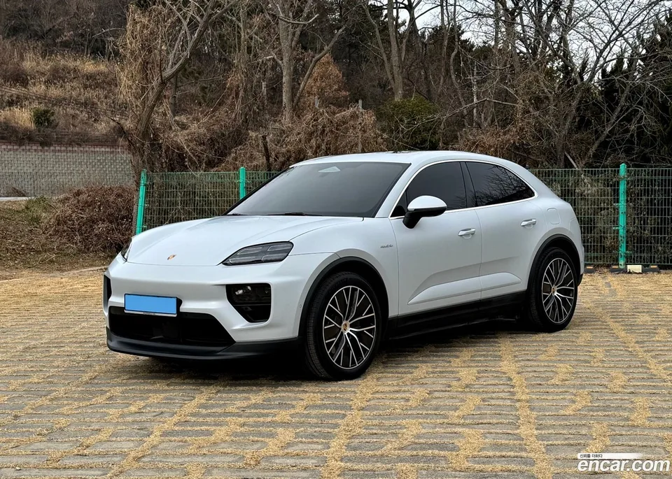 Porsche Macan Electric 4S 2025 — миниатюра 4