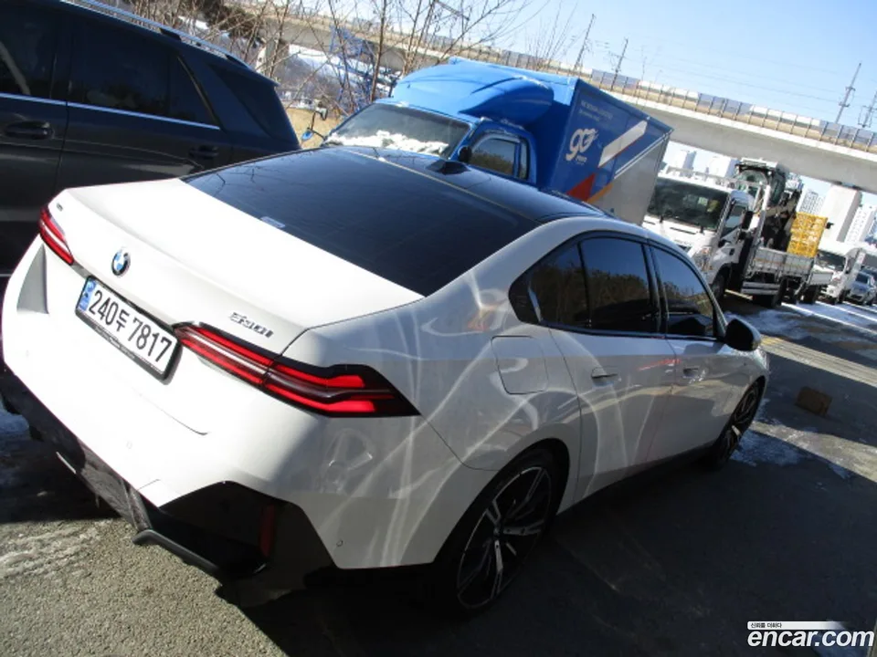 BMW 5 Series 530i xDrive M 2024 — миниатюра 5
