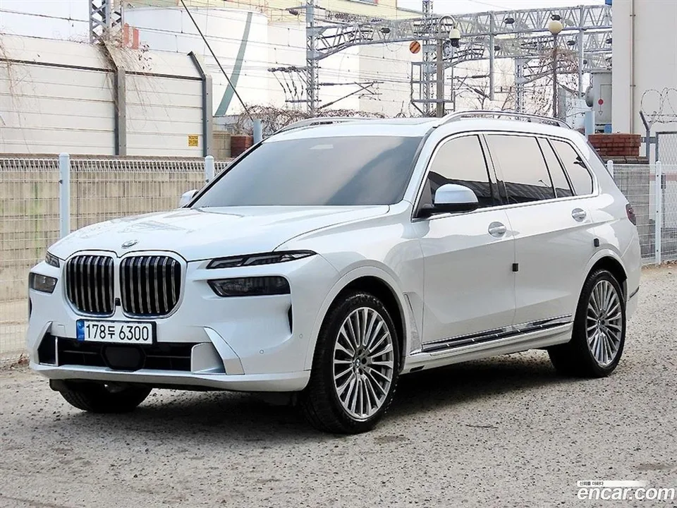 BMW X7 xDrive 40i 6 2023 — миниатюра 2