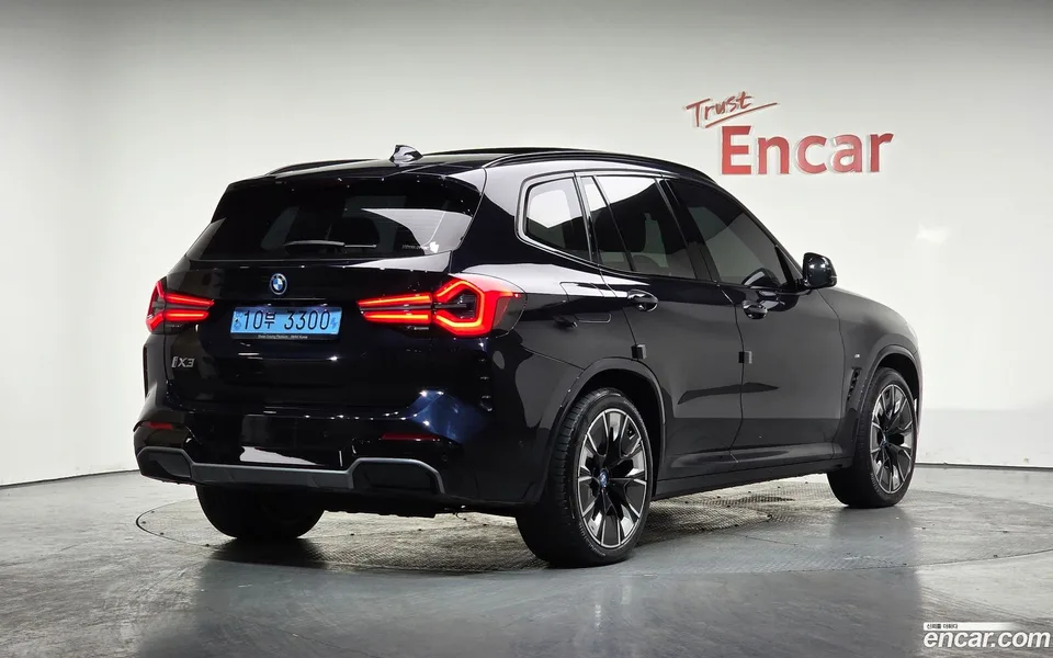 BMW iX3 M 2022 — миниатюра 2