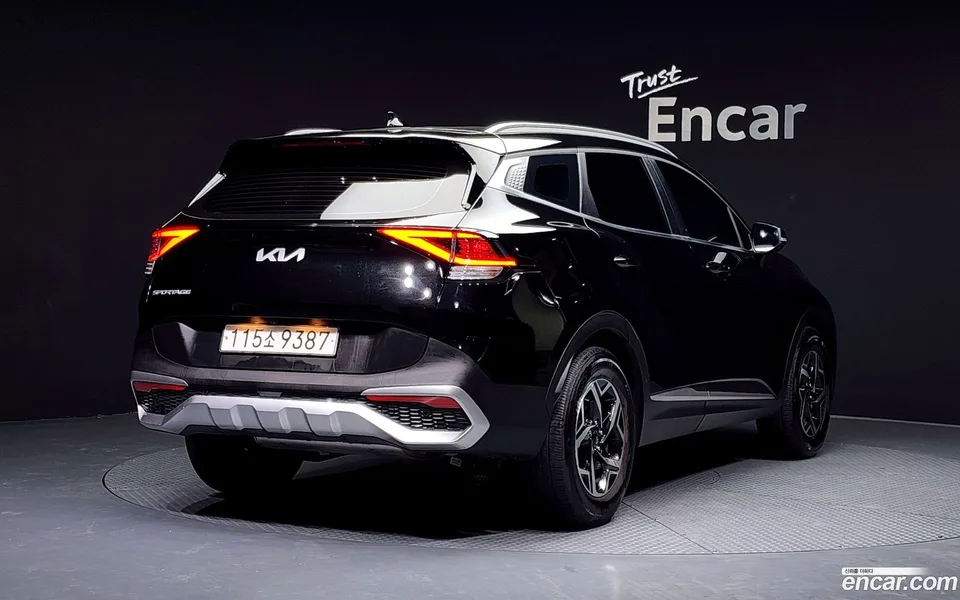 Kia Sportage 1.6 2WD 2023 — миниатюра 2
