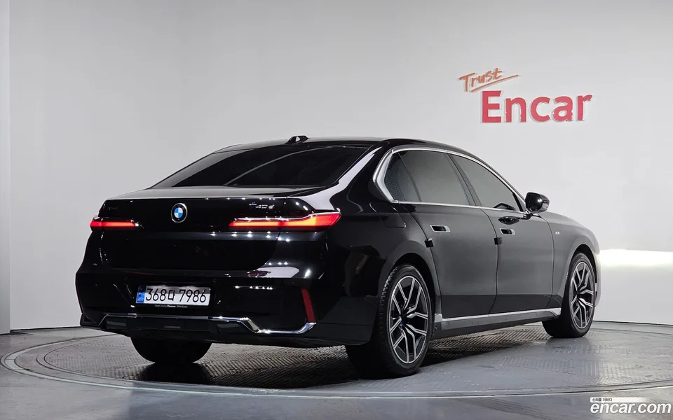 BMW 7 Series 740d xDrive M 2024 — миниатюра 2