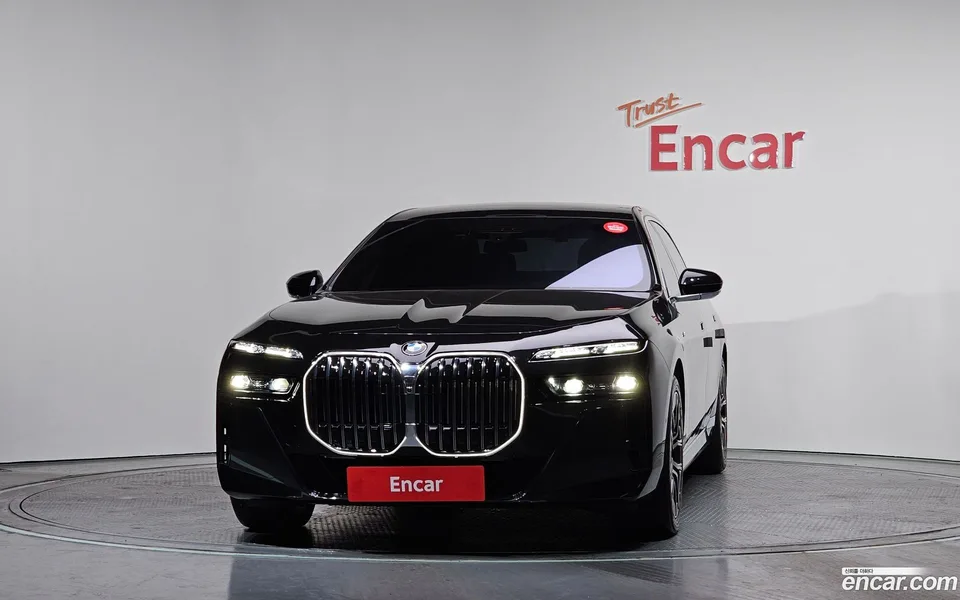 BMW 7 Series 740d xDrive M 2024 — миниатюра 3