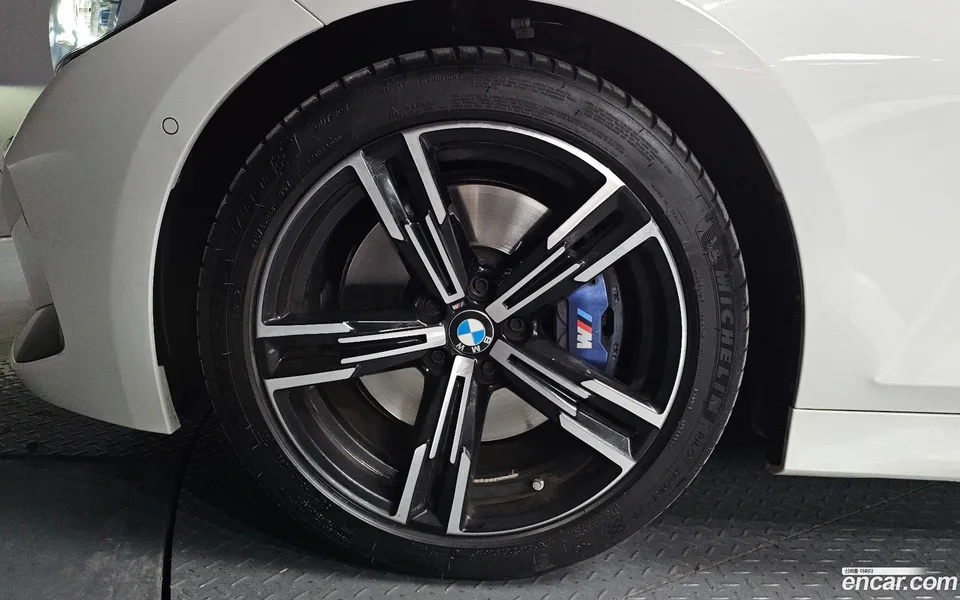 BMW 3 Series 320i M 2023 — миниатюра 5
