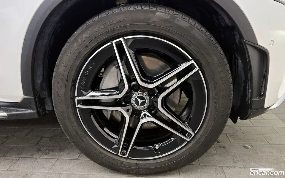 Mercedes-Benz GLC-Class GLC300 4MATIC 2023 — миниатюра 5