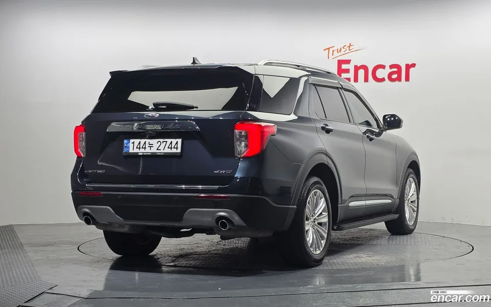 Ford Explorer 2.3 4WD 2022 — миниатюра 2