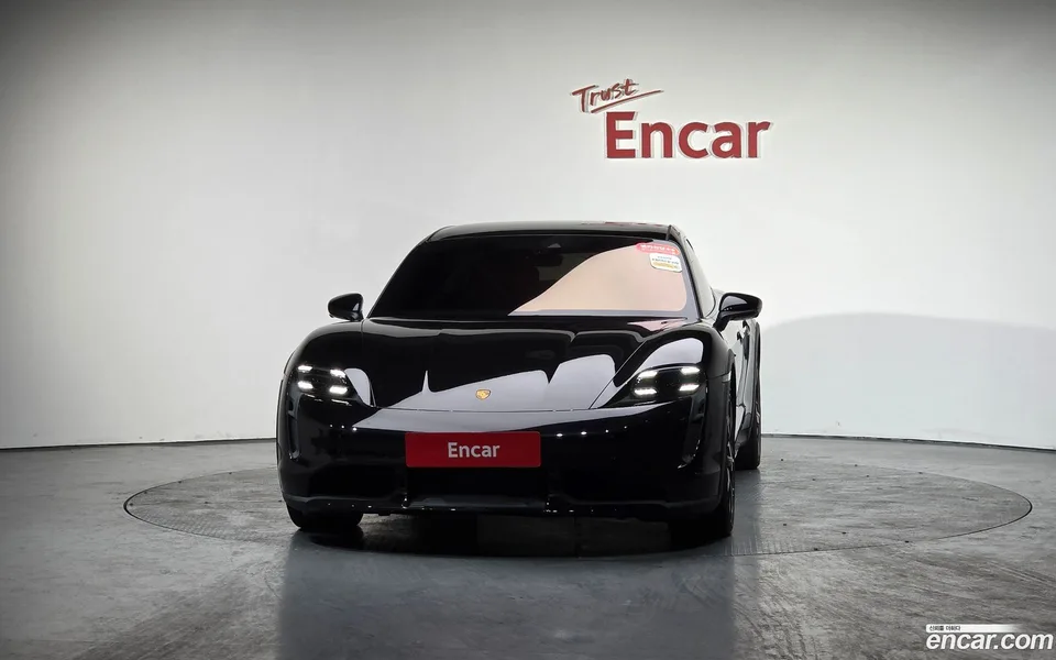 Porsche Taycan 2022 — миниатюра 3