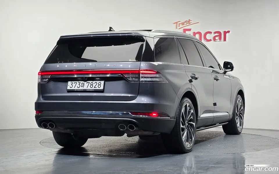 Lincoln Aviator 3.0 AWD 2023 — миниатюра 2