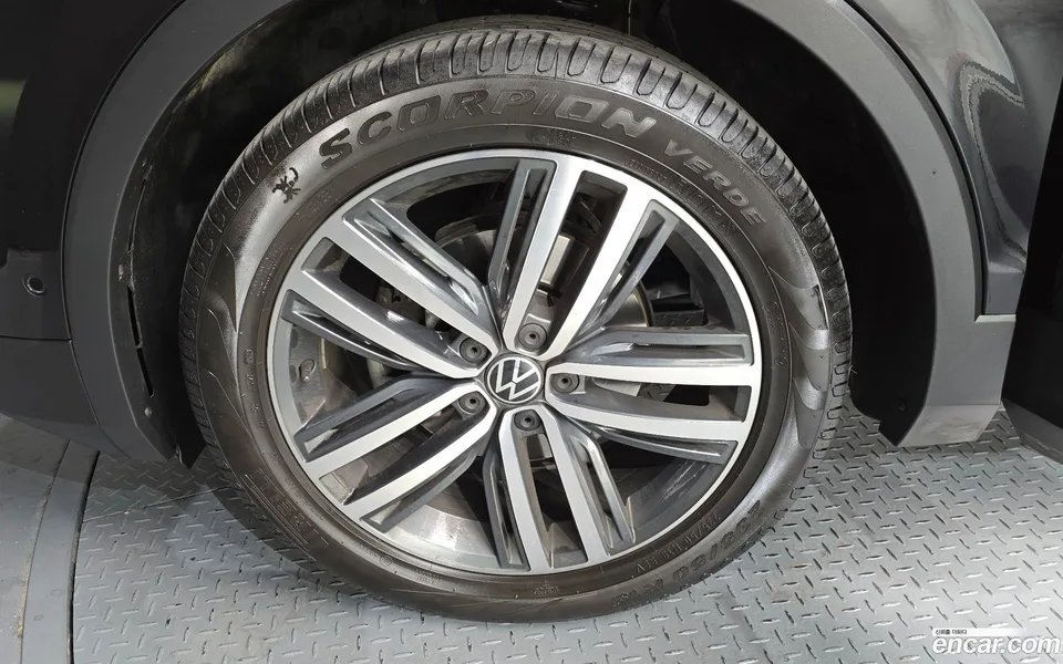 Volkswagen Tiguan 2.0 TDI 2024 — миниатюра 5