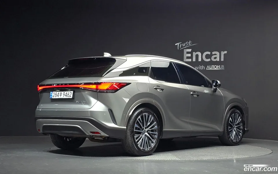 Lexus RX 450h+ 2025 — миниатюра 2
