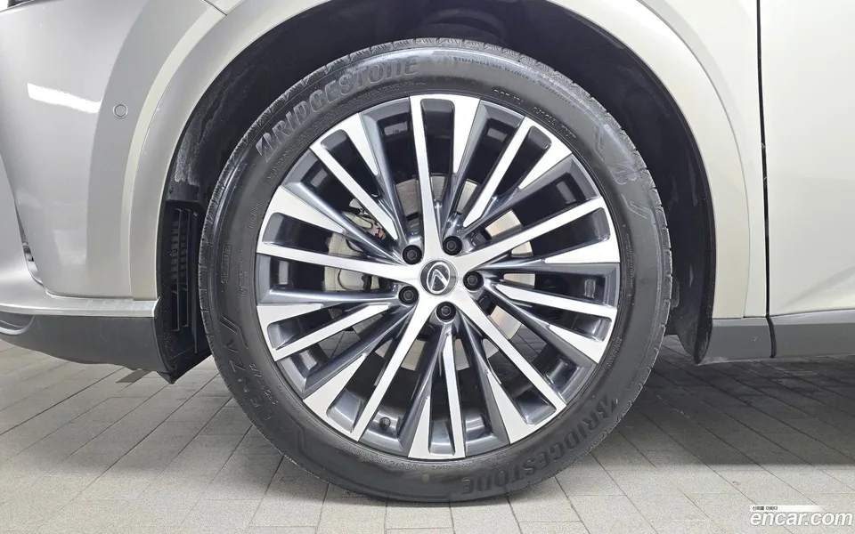 Lexus RX 450h+ 2025 — миниатюра 5