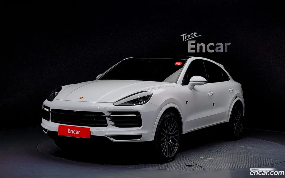 Porsche Cayenne 3.0 2023 — фото 1, купить с доставкой в Москву