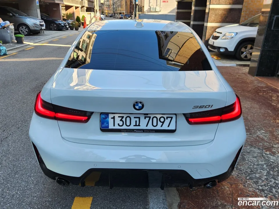BMW 3 Series 320i M 2025 — миниатюра 4