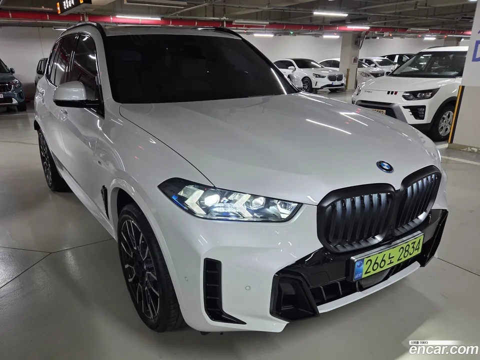 BMW X5 xDrive 50e M 2025 — миниатюра 2