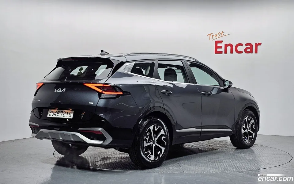 Kia Sportage Hybrid 2WD 2023 — миниатюра 2