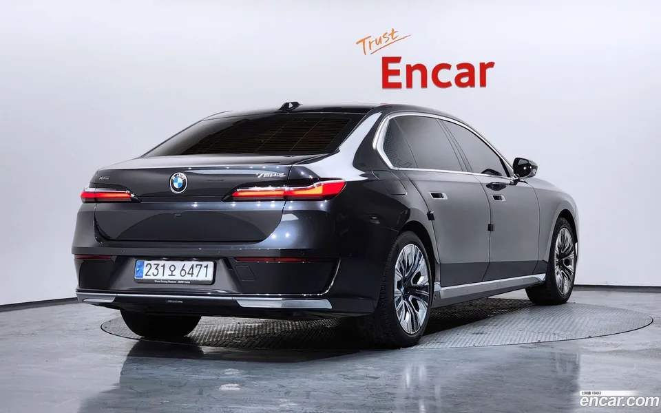 BMW 7 Series 740i sDrive 2023 — миниатюра 2
