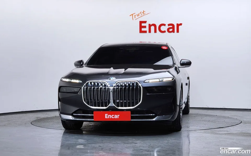 BMW 7 Series 740i sDrive 2023 — миниатюра 3