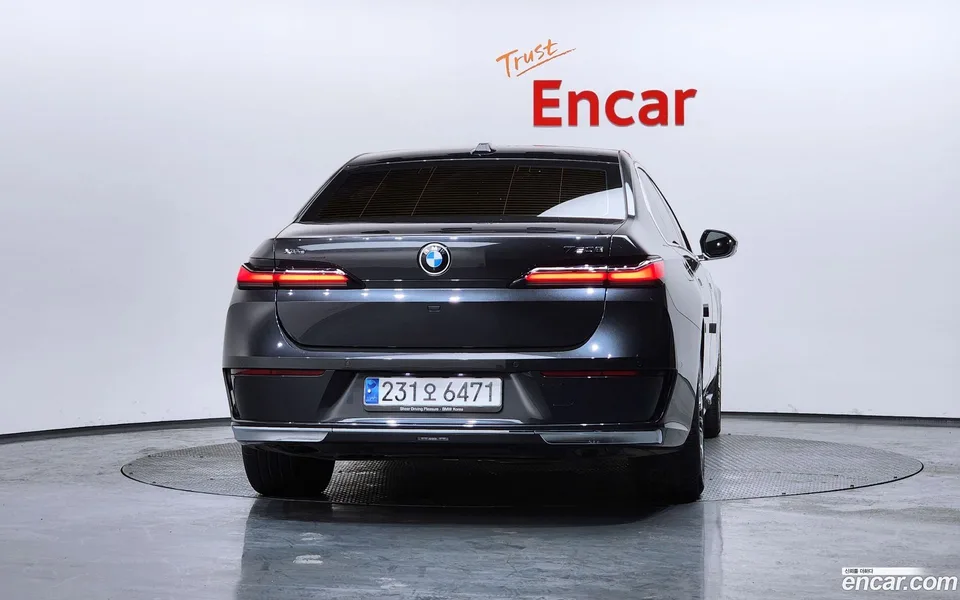 BMW 7 Series 740i sDrive 2023 — миниатюра 4