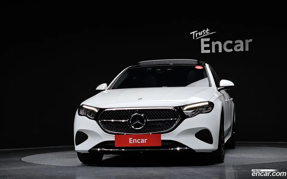 Mercedes-Benz E-Class E200 2024 — миниатюра 3