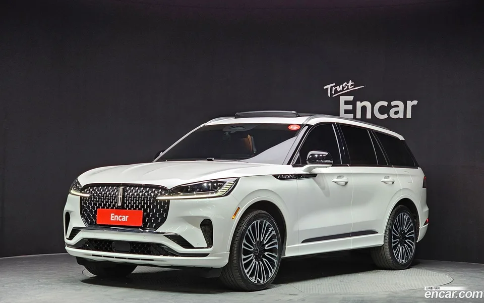 Lincoln Aviator 3.0 AWD 2024 — фото 1, купить с доставкой в Москву