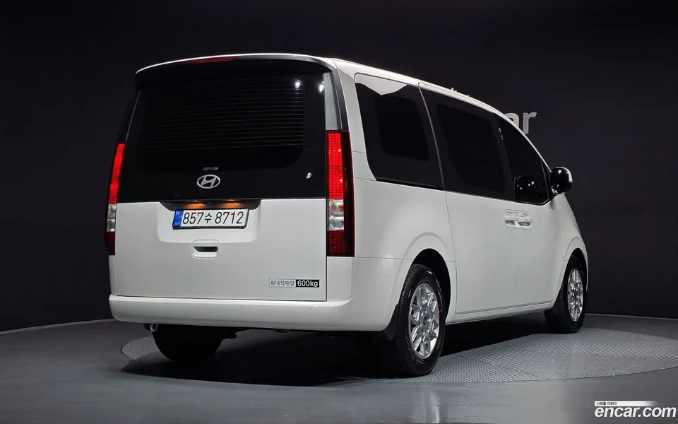 Hyundai Staria L3.5 5 2025 — миниатюра 2
