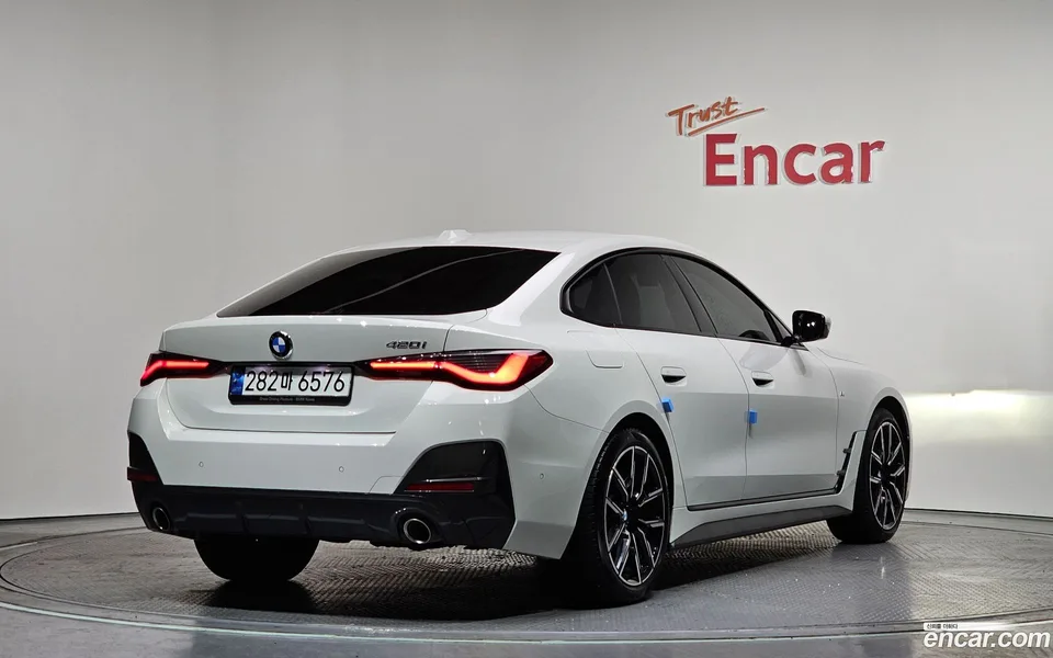 BMW 4 Series 420i M 2023 — миниатюра 2