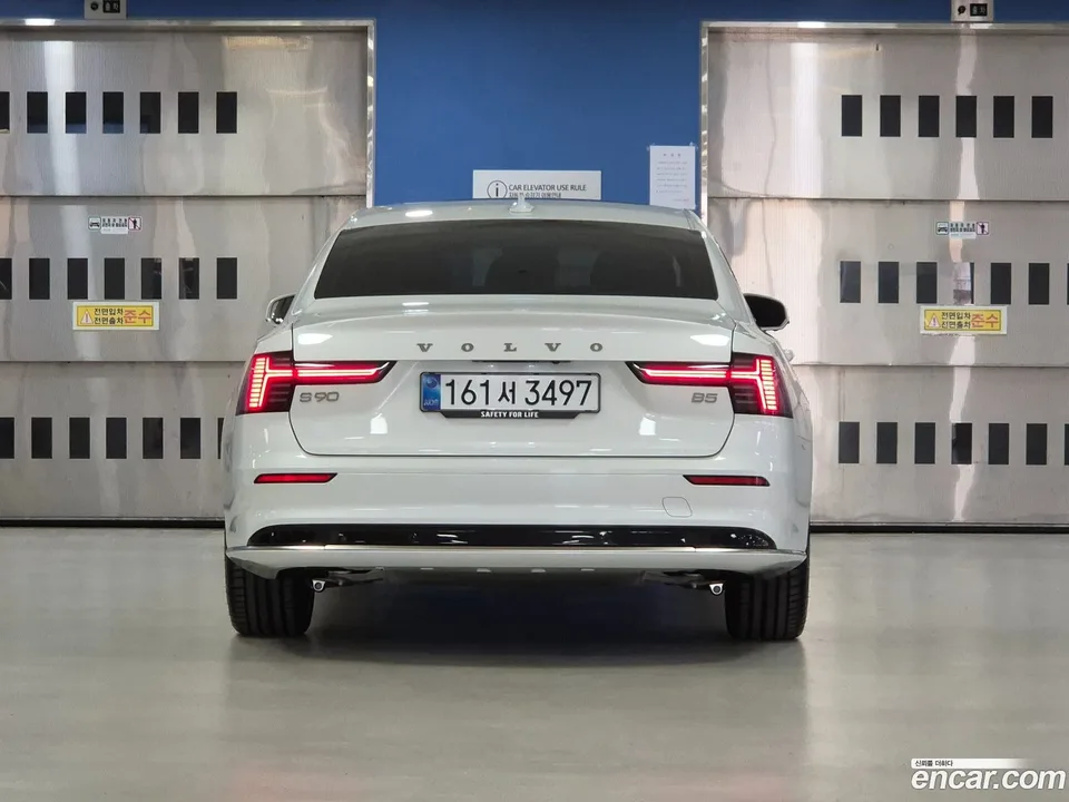 Volvo S90 B5 2025 — миниатюра 3