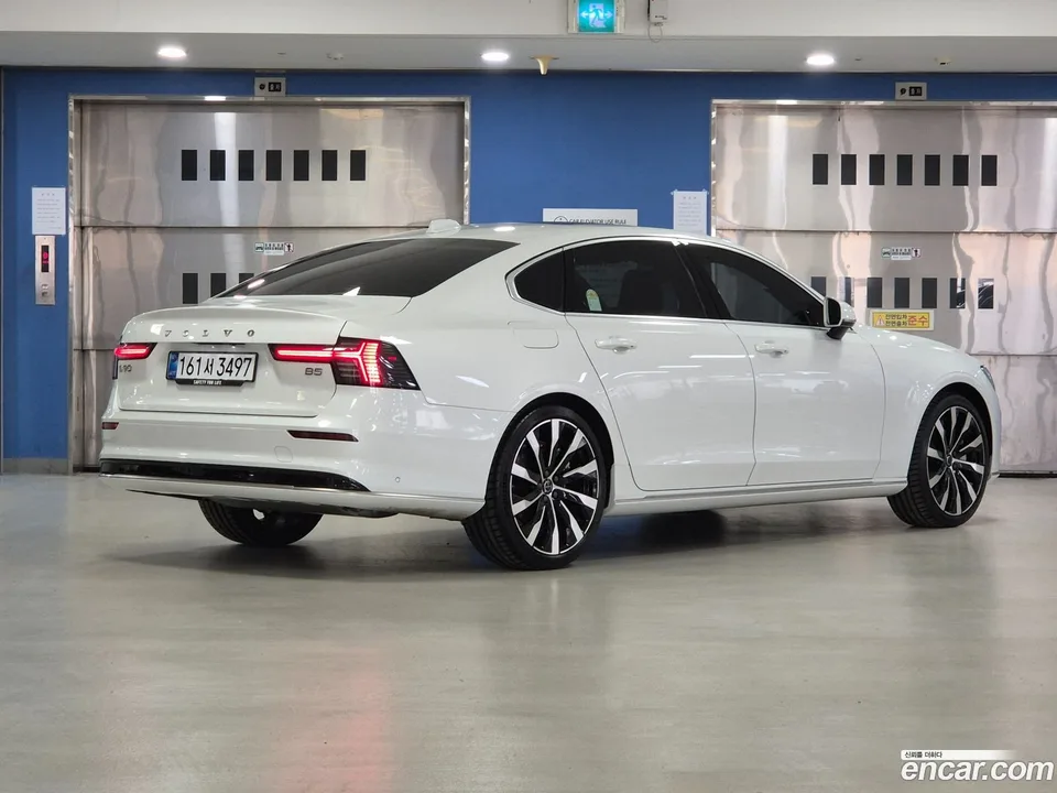Volvo S90 B5 2025 — миниатюра 4
