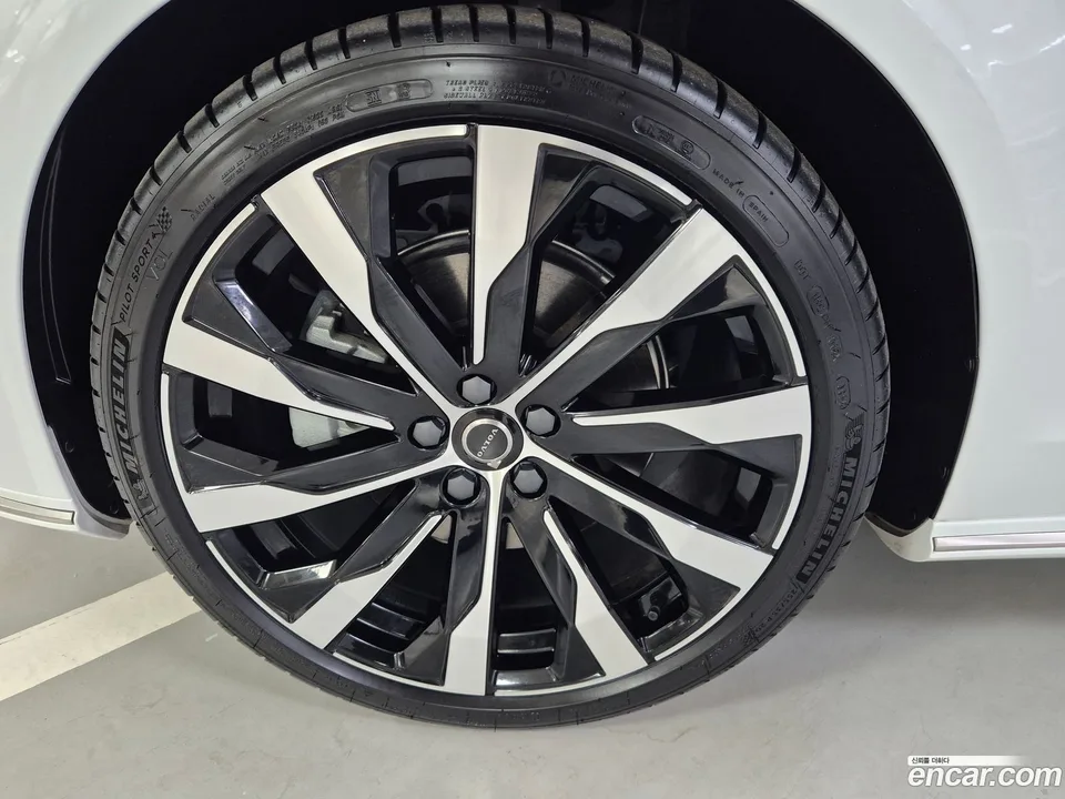 Volvo S90 B5 2025 — миниатюра 5