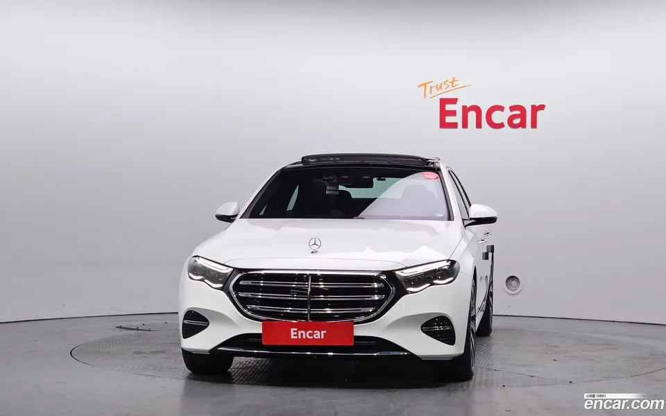 Mercedes-Benz E-Class E300 4MATIC 2025 — миниатюра 3