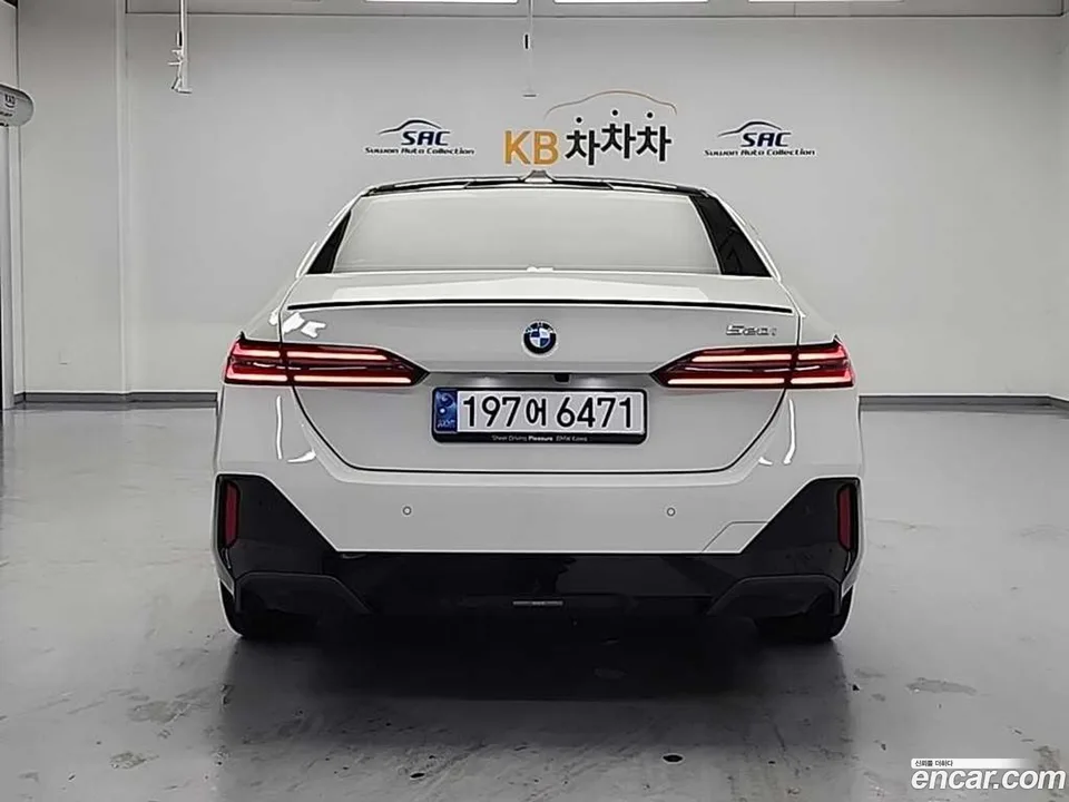 BMW 5 Series 520i 2024 — миниатюра 3