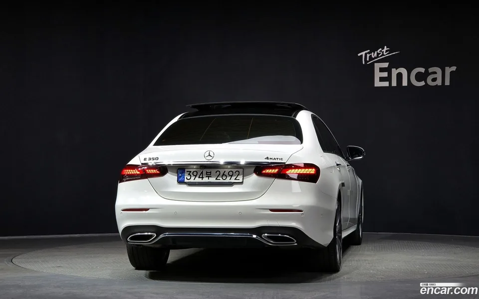 Mercedes-Benz E-Class E350 4MATIC AMG Line 2022 — миниатюра 4