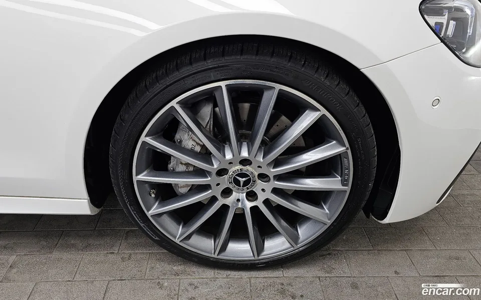 Mercedes-Benz E-Class E350 4MATIC AMG Line 2022 — миниатюра 5