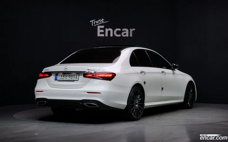 Mercedes-Benz E-Class E350 4MATIC AMG Line 2023 — миниатюра 2