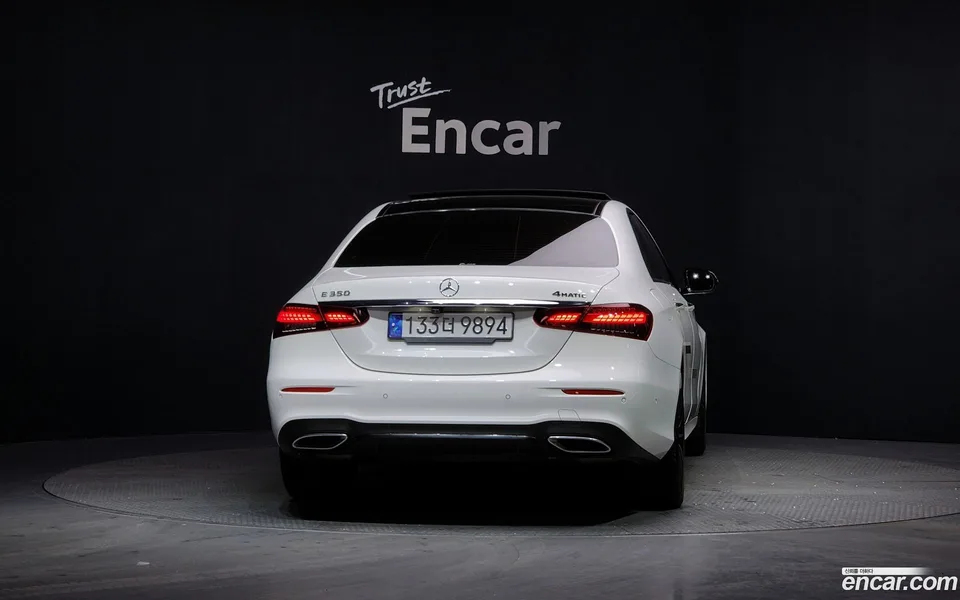 Mercedes-Benz E-Class E350 4MATIC AMG Line 2023 — миниатюра 4