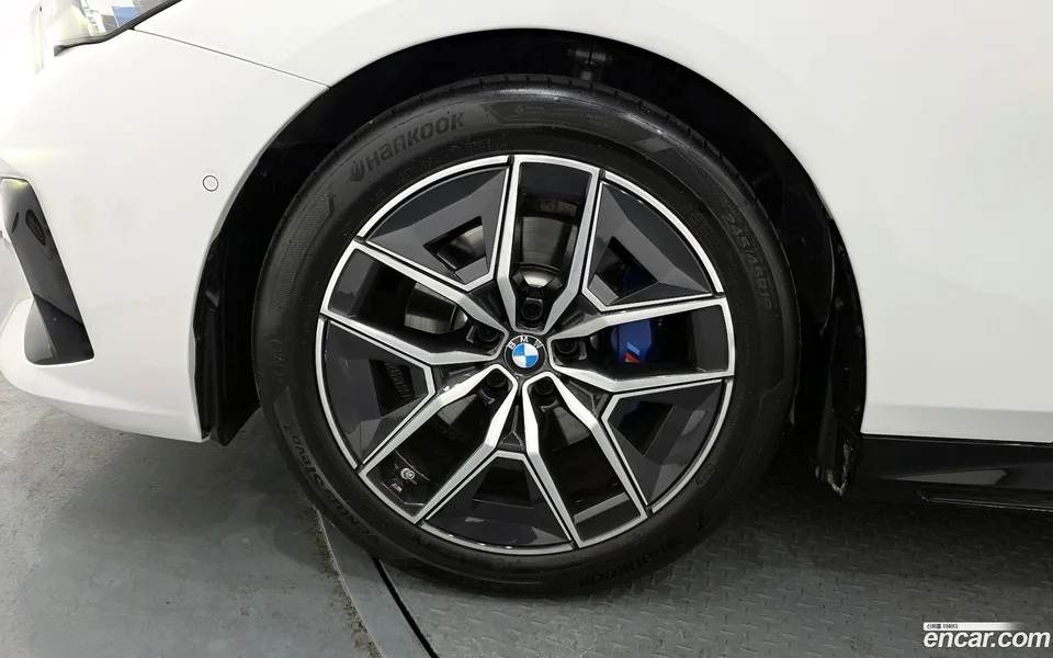 BMW 5 Series 520i M 2025 — миниатюра 5