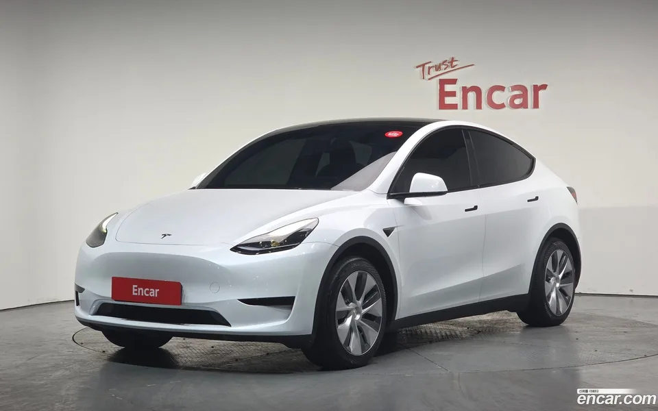 Tesla Model Y RWD 2023 — фото 1, купить с доставкой в Москву