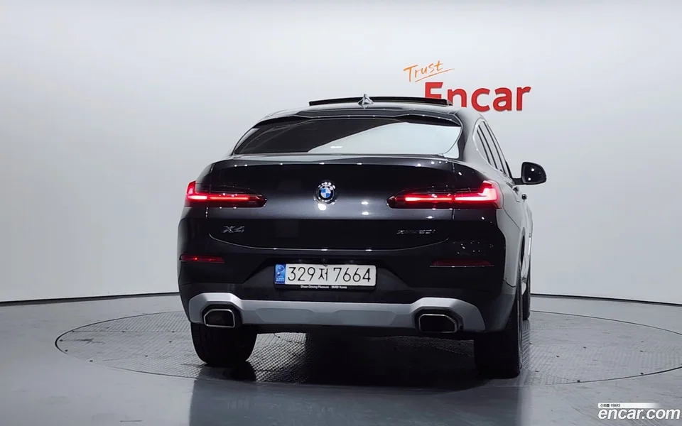 BMW X4 xDrive20i xLine 2022 — миниатюра 4